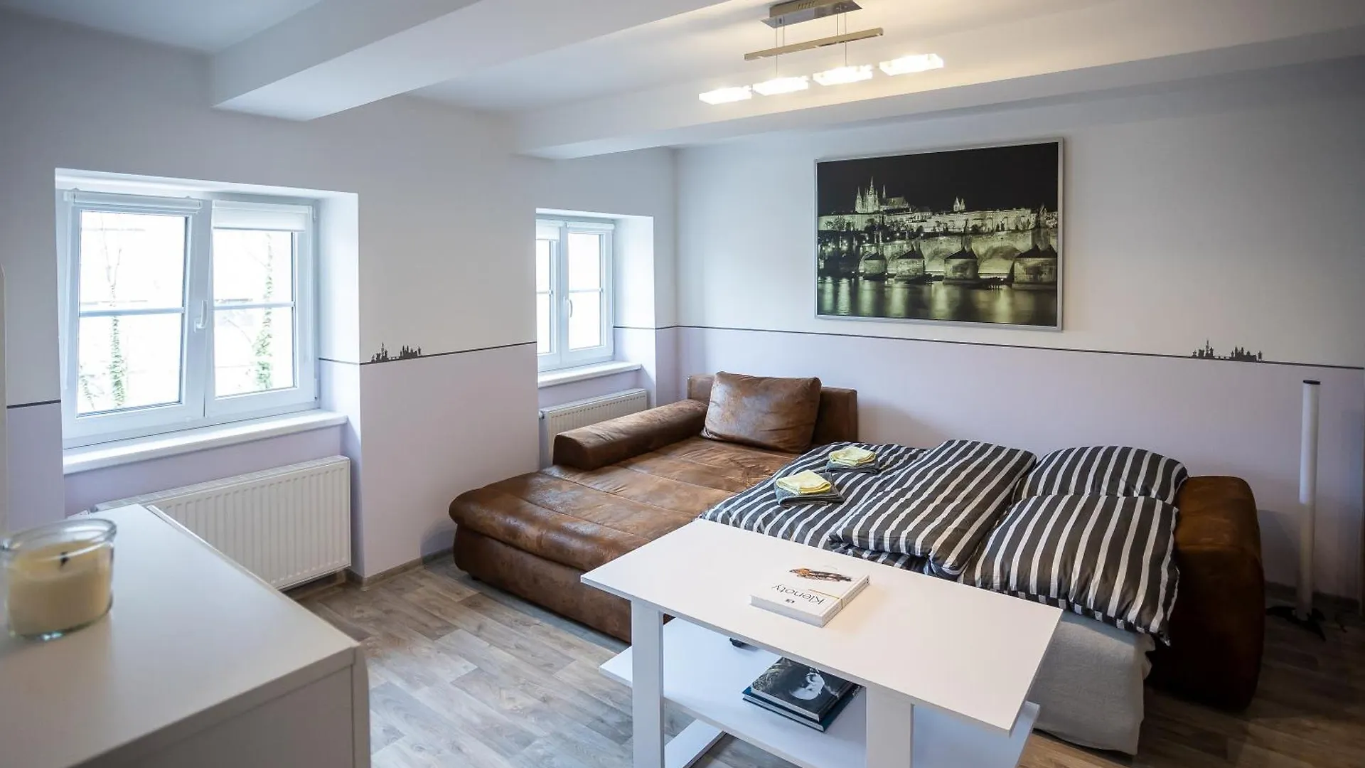 Spacious Apartment 20 Min From National Theatre Praga