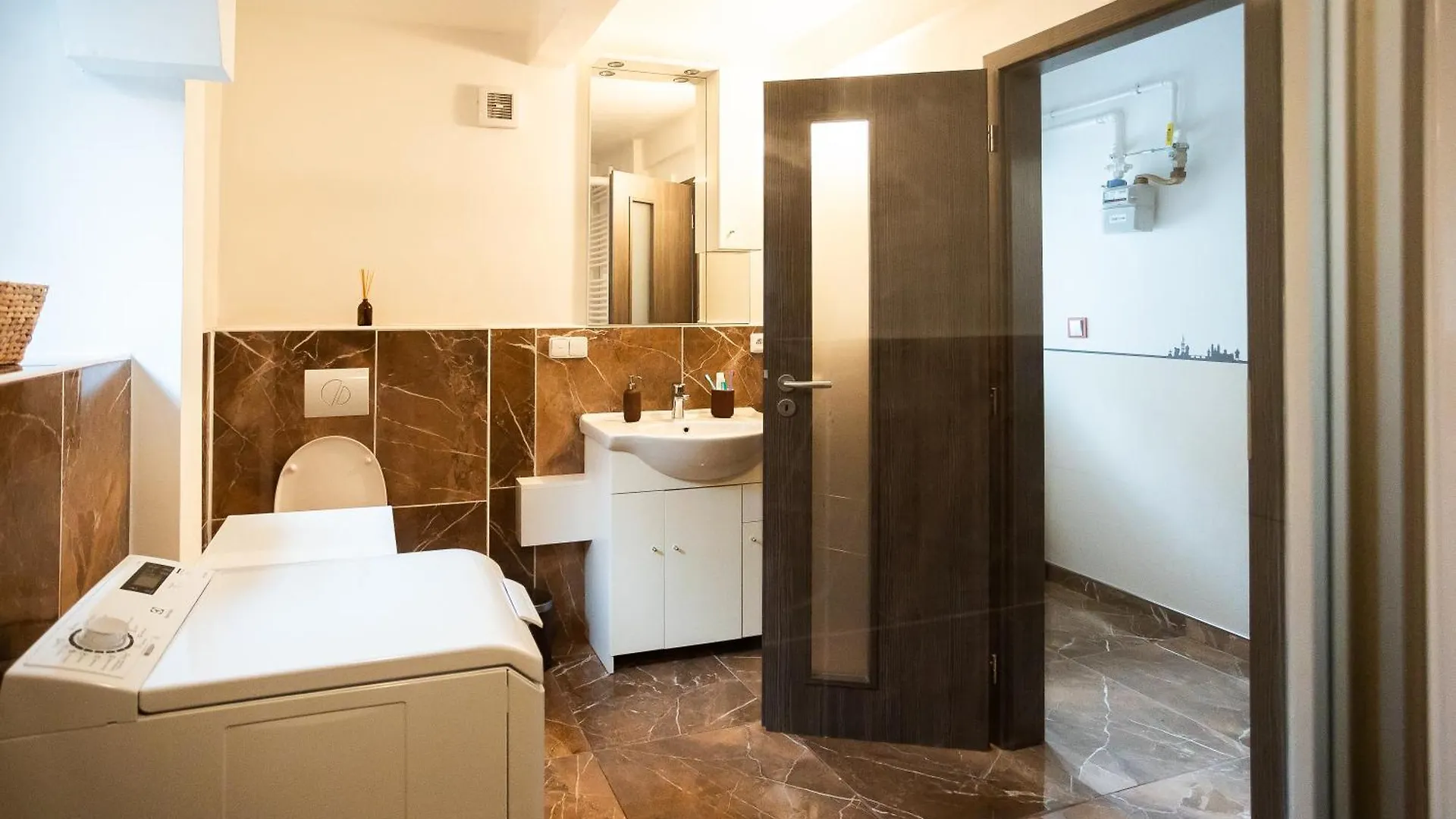 Spacious Apartment 20 Min From National Theatre Prague
