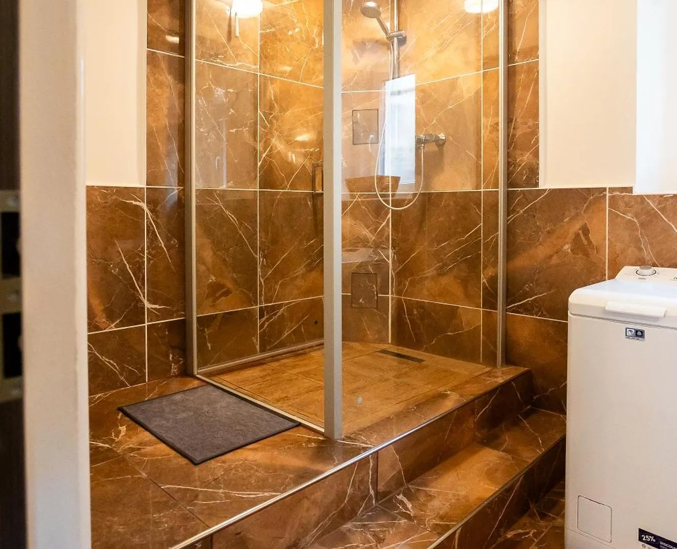 Spacious Apartment 20 Min From National Theatre Prague