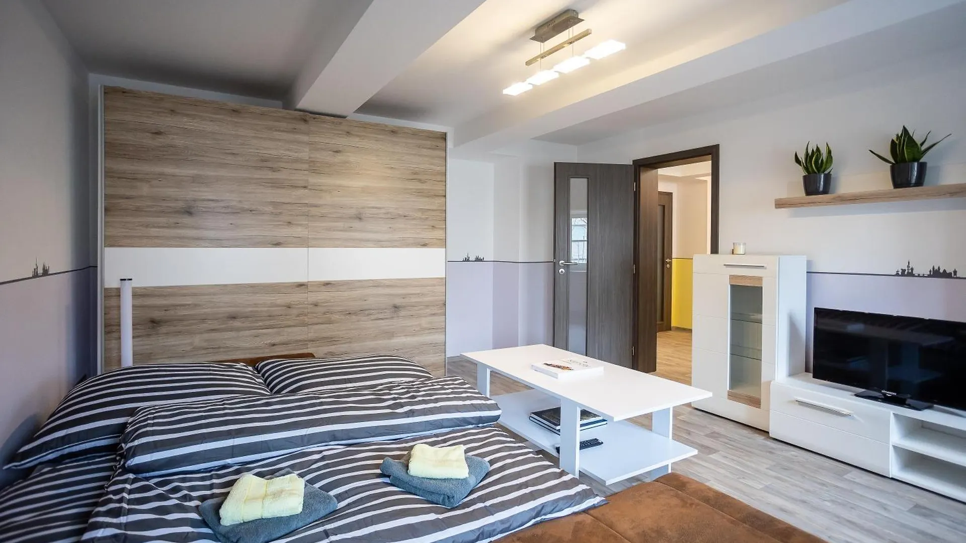 Spacious Apartment 20 Min From National Theatre Prague
