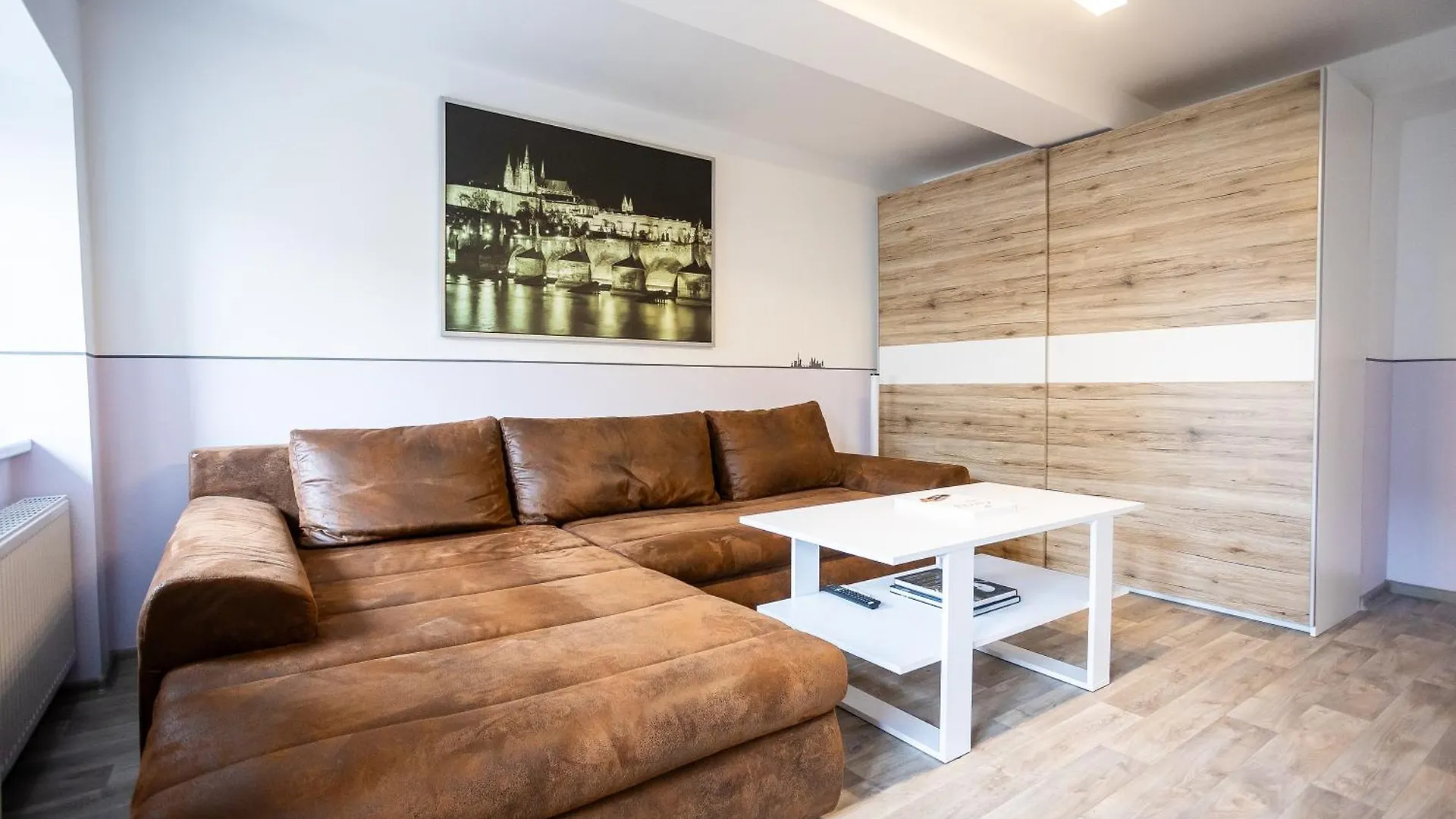 Spacious Apartment 20 Min From National Theatre Prague 0*,